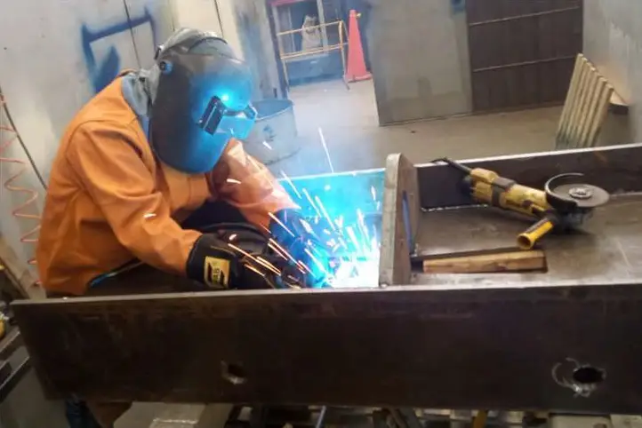Construcciones metálicas - Fabricación de bastidor de puente grúa de 15 Tm